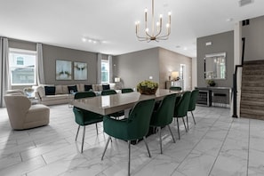 Ferienhaus, Mehrere Schlafzimmer | Essbereich im Zimmer