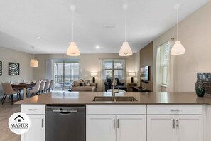 Hus - flera sovrum | Eget kök | Mikrovågsugn och diskmaskin