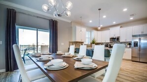 Rumah, beberapa kamar | Makan di kamar