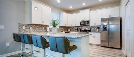 Hus - flera sovrum | Eget kök | Mikrovågsugn och diskmaskin