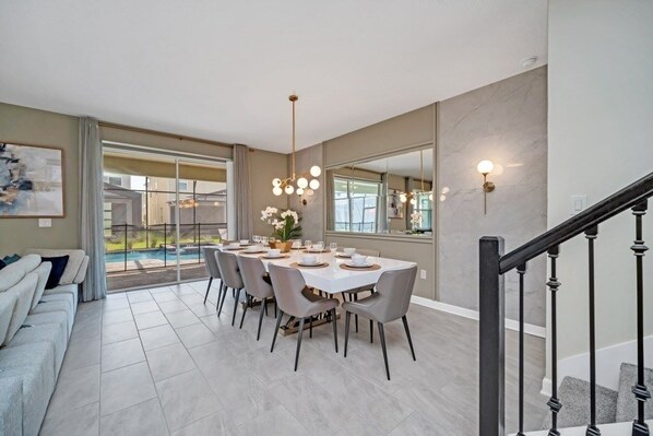 Ferienhaus, Mehrere Schlafzimmer | Essbereich im Zimmer