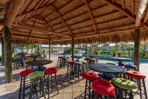 Bar (on property) - 6 Bedrooms S / Storey Lake Home by RedAwning (Kissimmee)