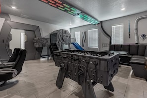 Casa, varias habitaciones | Sala de juegos