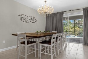 Hus, flere soverom | Spiseområde på rommet