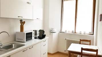 City Studio, 2 Twin Beds, Private Bathroom, City View | Private kitchen | Full-size fridge, stovetop, electric kettle, cookware/dishes/utensils