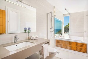 Bathroom - Agueda Menorca - Five Bedroom Villa, Sleeps 10 (Serpentona)