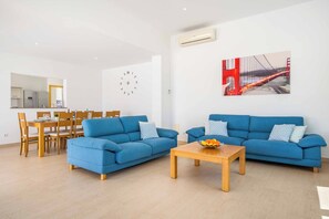 Living area - Agueda Menorca - Five Bedroom Villa, Sleeps 10 (Serpentona)