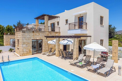 Villa Anthia - Three Bedroom Villa, Sleeps 6