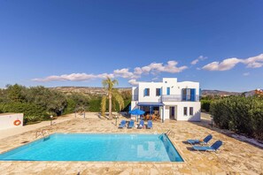 Pool - Villa Ino - Three Bedroom Villa, Sleeps 6 (Peyia)