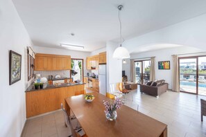 Interior - Coral Olympus Hera - Four Bedroom Villa, Sleeps 8 (Peyia)