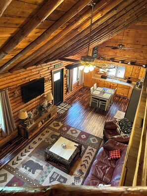 TV - The Eagle’s Nest - 12 miles to Soaring Eagle Casino! Mt. Pleasant - Midland (Midland)