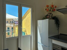 独特公寓 | 私人厨房 | 大冰箱、微波炉、烤箱、炉灶