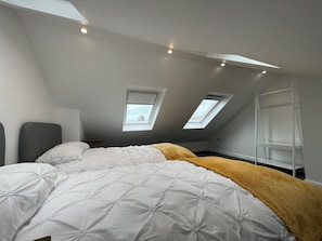 4 bedrooms, iron/ironing board, free WiFi, bed sheets