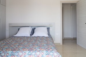 2 bedrooms, iron/ironing board, travel cot, free WiFi