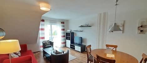 Tv, dvd-afspiller, stereoanlæg