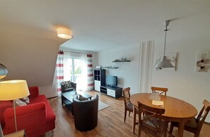 TV, DVD-spiller og stereoanlegg