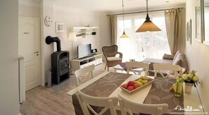 TV, DVD player, stereo - 27 Ferienwohnung an der Reiterkoppel 49a EG (Burg auf Fehmarn)