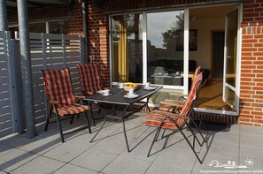 Outdoor dining - 52 Ferienwohnung im Fritz-bleyl-weg 14 EG Links (Burg auf Fehmarn)