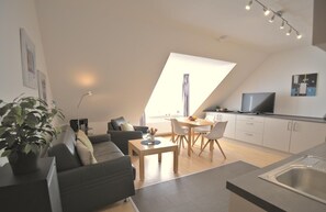 Télévision, chaîne hi-fi