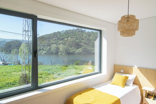 River Views • Rooftop • Fireplace • Near Paiva Walkways • River beach walking