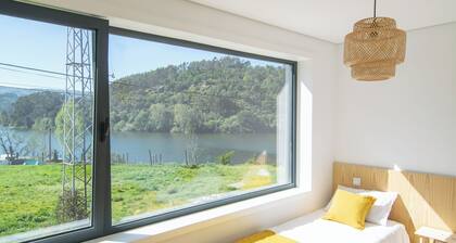 River Views • Rooftop • Fireplace • Near Paiva Walkways • River beach walking