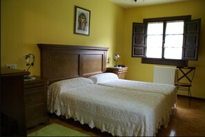 4 bedrooms, iron/ironing board, WiFi, bed sheets - Green House (Fuentes)