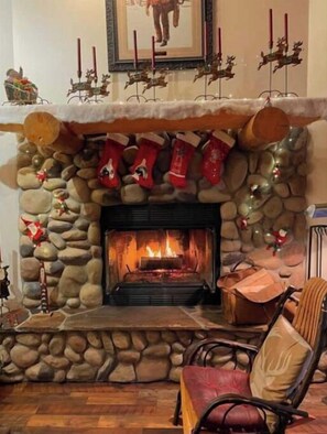 Interior - New Pines Chalet (Big Sky)