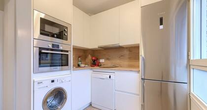 Txurdinaga renovated apartment with garage and wifi