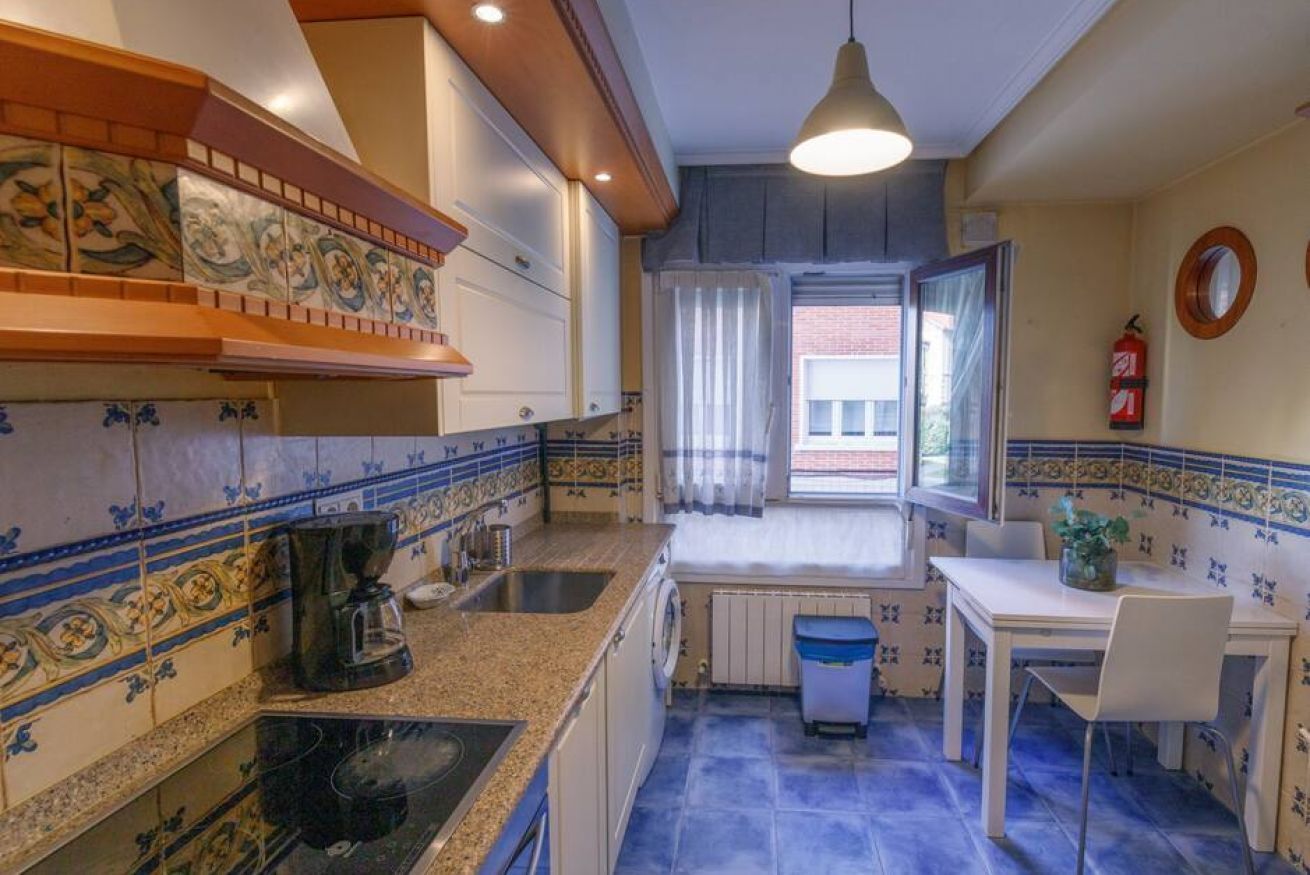 Stovetop, dishwasher, coffee/tea maker, toaster