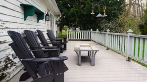 Terrace/patio - Historic Farmhouse with Gardens (Dundee)