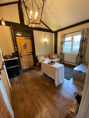 Smart TV - Charming Group Stay – Peaceful Retreat near London (Bexley,)
