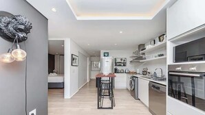 Basic Apartment, 2 Queen Beds | Private kitchen - Luxurious 2 BD Apartment in Woodstock (Cape Town)