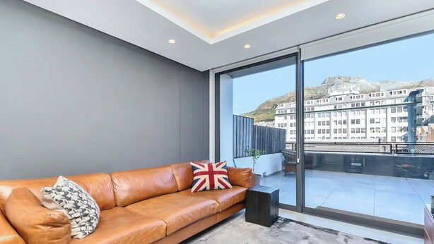 Basic Apartment, 2 Queen Beds | Living area - Luxurious 2 BD Apartment in Woodstock (Cape Town)