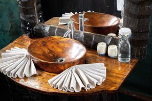 Phòng đôi trăng mật | Phòng tắm | Buồng tắm vòi sen, vòi sen phun mưa, đồ dùng nhà tắm miễn phí 