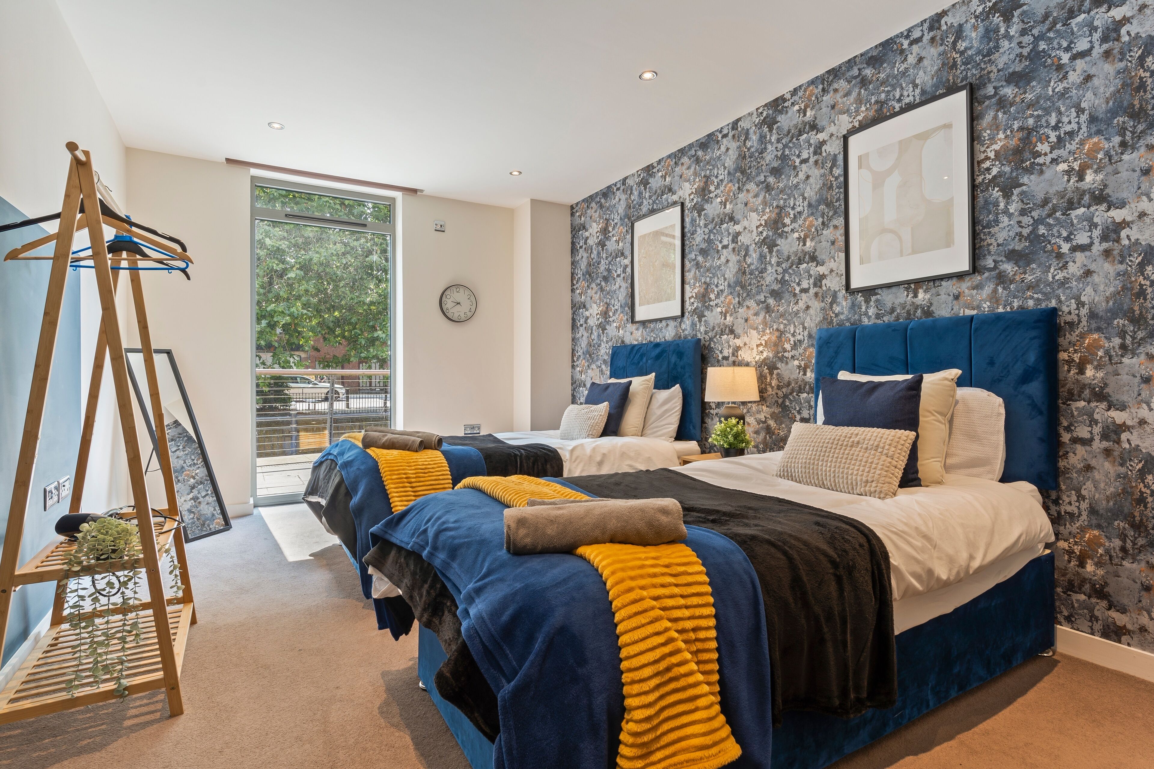 2 多间卧室、熨斗/熨衣板、WiFi  、床单