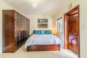 2 dormitorios, tabla de planchar con plancha, wifi y ropa de cama