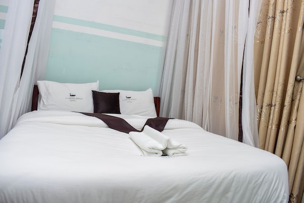 Classic Double or Twin Room, Mixed Dorm, Mountain View