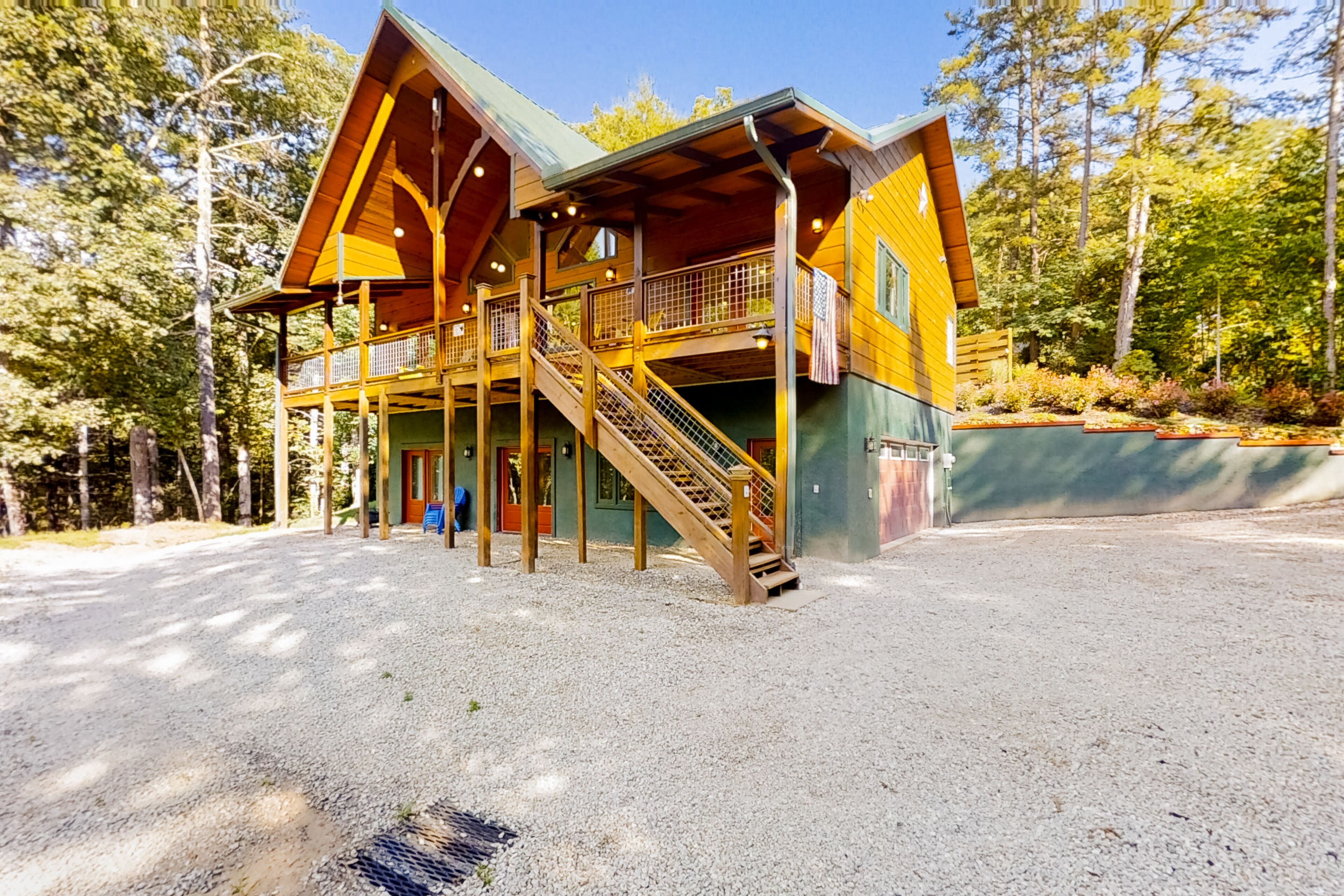 Nature's Edge | House in Franklin with a wood stove & mountain views