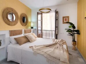 2 عدّة غرف نوم ومكواة/لوح كي وخدمة الإنترنت وملاءات أسرّة