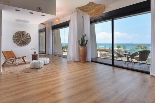 Vacation house on the sea-rivers LENNY TZIPORA by alta galilea