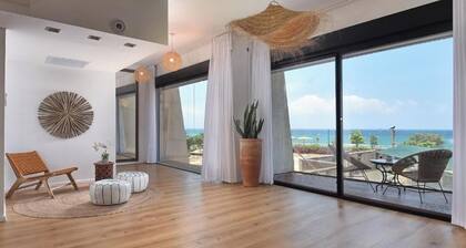 Vacation house on the sea-rivers LENNY TZIPORA by alta galilea