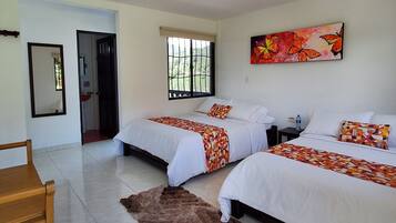 Kamar Triple Keluarga | Selimut bulu angsa, Wi-Fi gratis, dan seprai linen