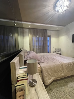 2 chambres, fer et planche Ă repasser, Wi-Fi gratuit, draps fournis