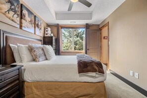 2 Schlafzimmer, Schreibtisch, Bügeleisen/Bügelbrett, kostenloses WLAN