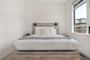 3 多间卧室、办公桌、熨斗/熨衣板、WiFi