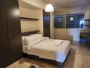 3 Schlafzimmer, Schreibtisch, Bügeleisen/Bügelbrett, kostenloses WLAN