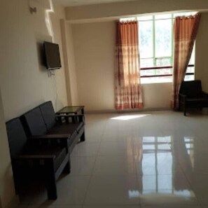 Soundproofing, iron/ironing board, free WiFi - City Top Hotel & Restaurant (Muzaffarabad)