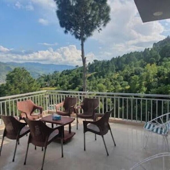 Terrace/patio - City Top Hotel & Restaurant (Muzaffarabad)