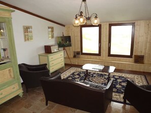 Interior - Studio apartment the Sunflower (Terranuova Bracciolini)
