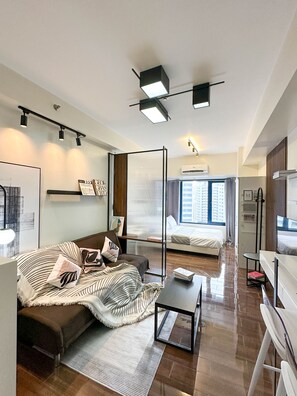 1 bedroom, in-room safe, desk, free WiFi